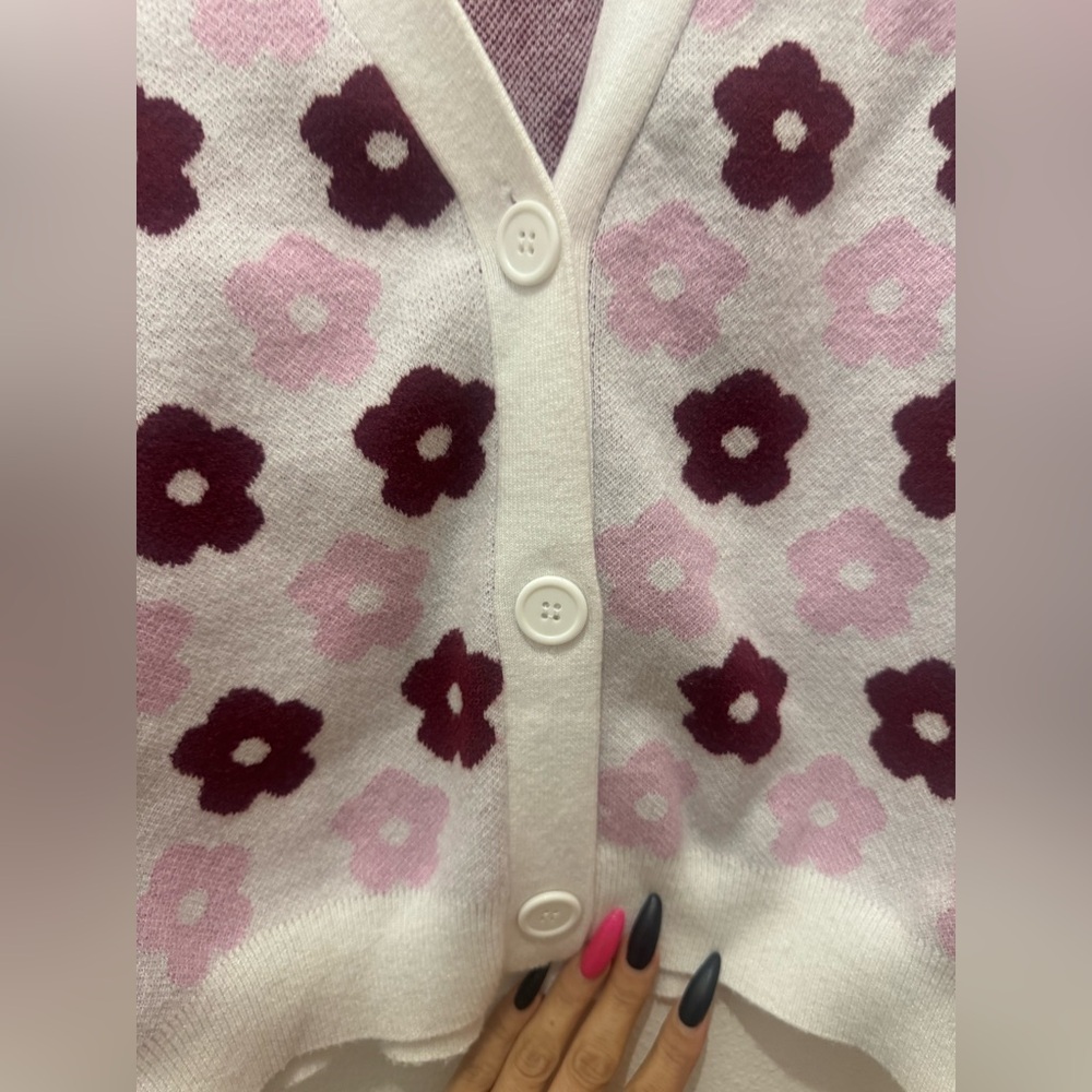 Floral V-Neck Button Cardigan - White with Pink & Burgundy Flowers - Picture 4 of 5
